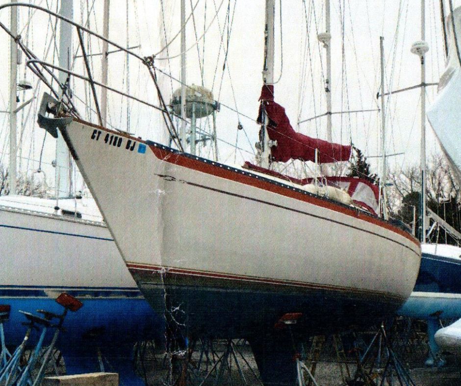 32', Islander 32