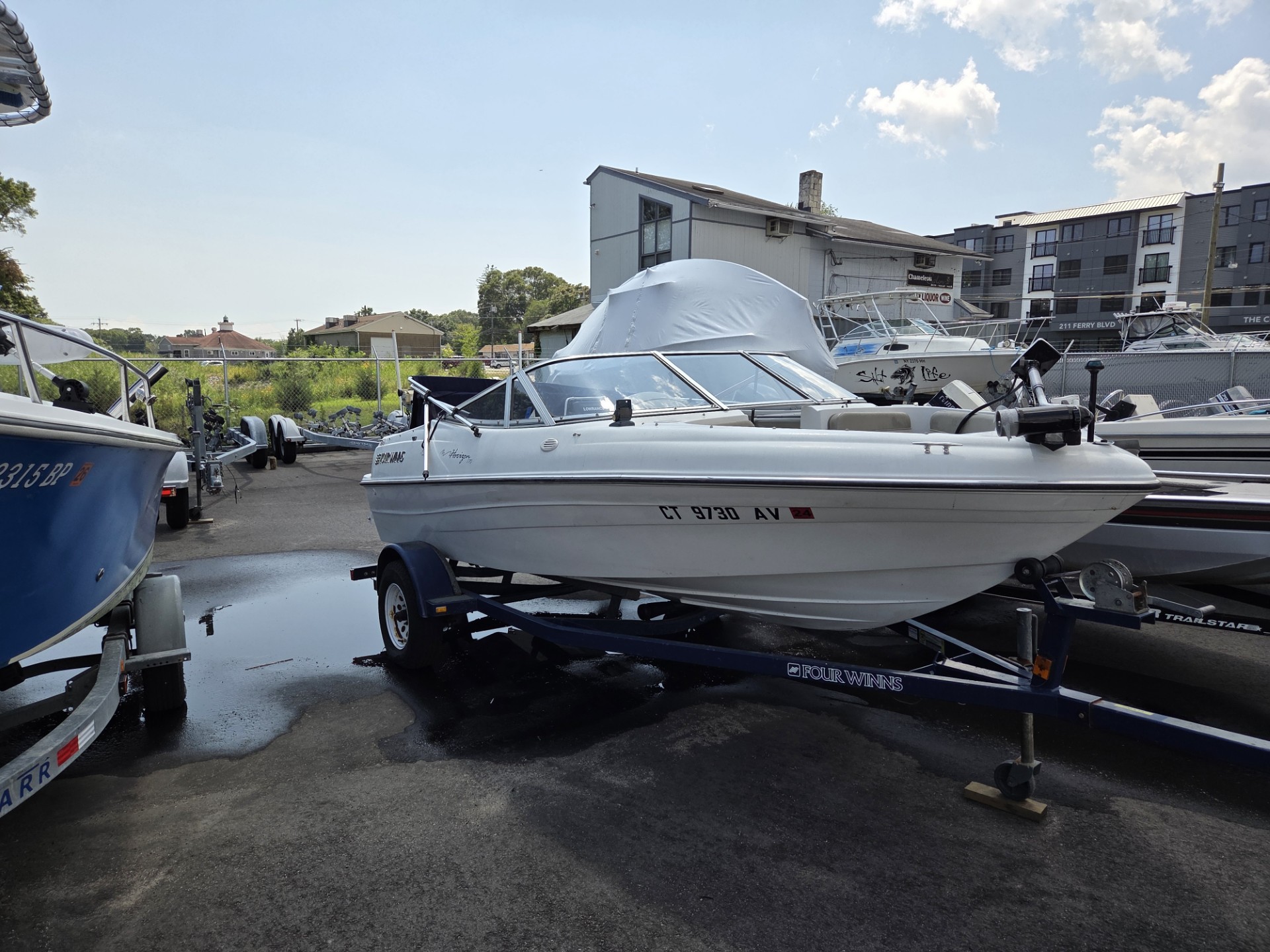 16'6", Four Winns 170 Horizon