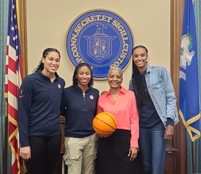 SOTS Stephanie Thomas and the Connecticut Sun - photo